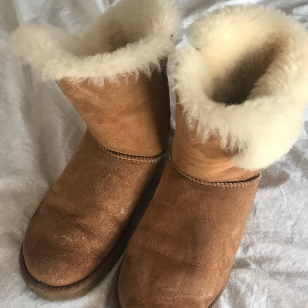UGG Chesnutt Bailey Button